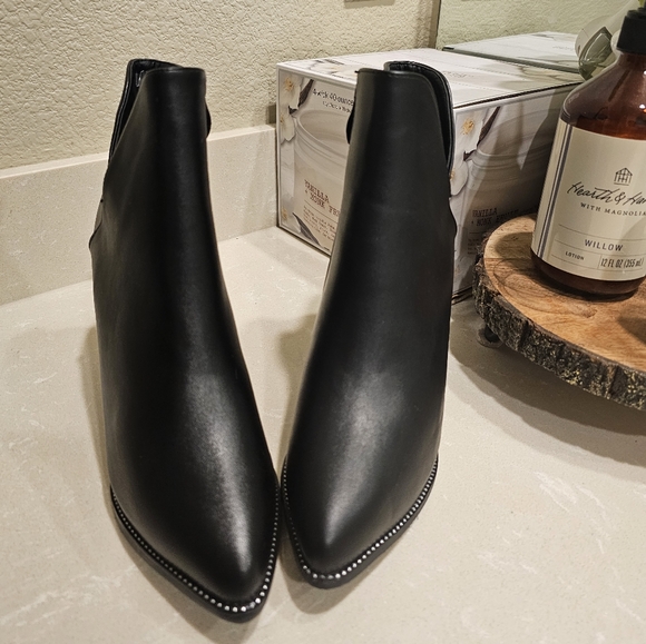 Brand New Cut Out Closed Toe Heeled Ankle Boots - Picture 8 of 14